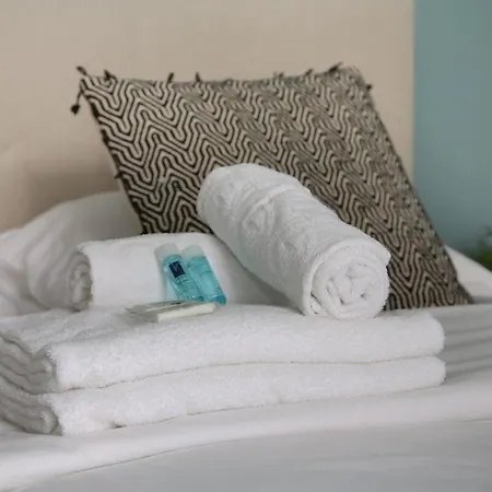 402 - Elegant Et Confortable A 5 Apartamento *