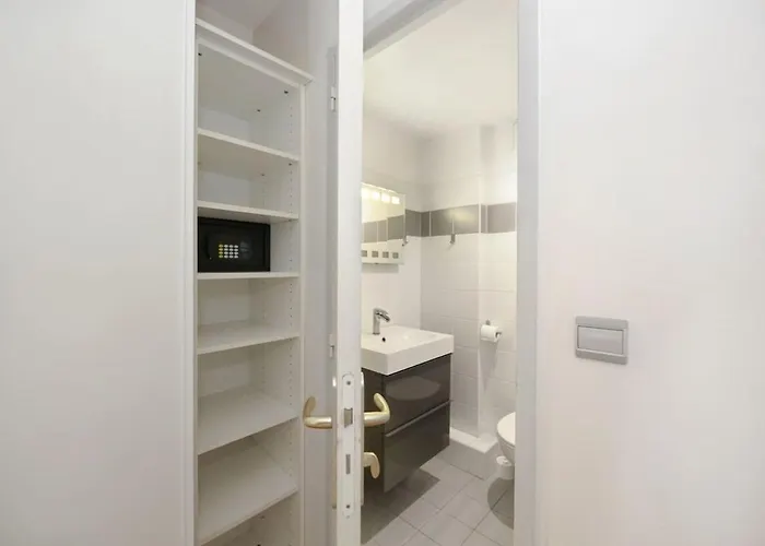 402 - Elegant Et Confortable A 5 Apartment *