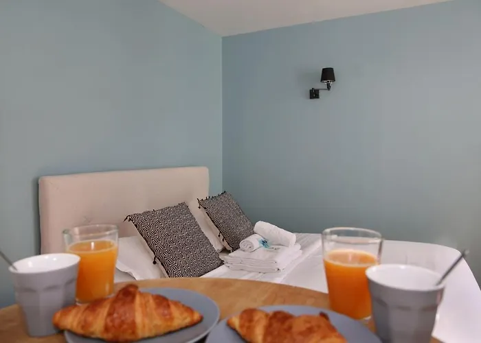 402 - Elegant Et Confortable A 5 Apartamento *